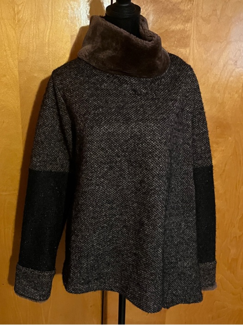 The Pyramid Collection Dark Brown & Black Faux-Fur Cowl Sweater